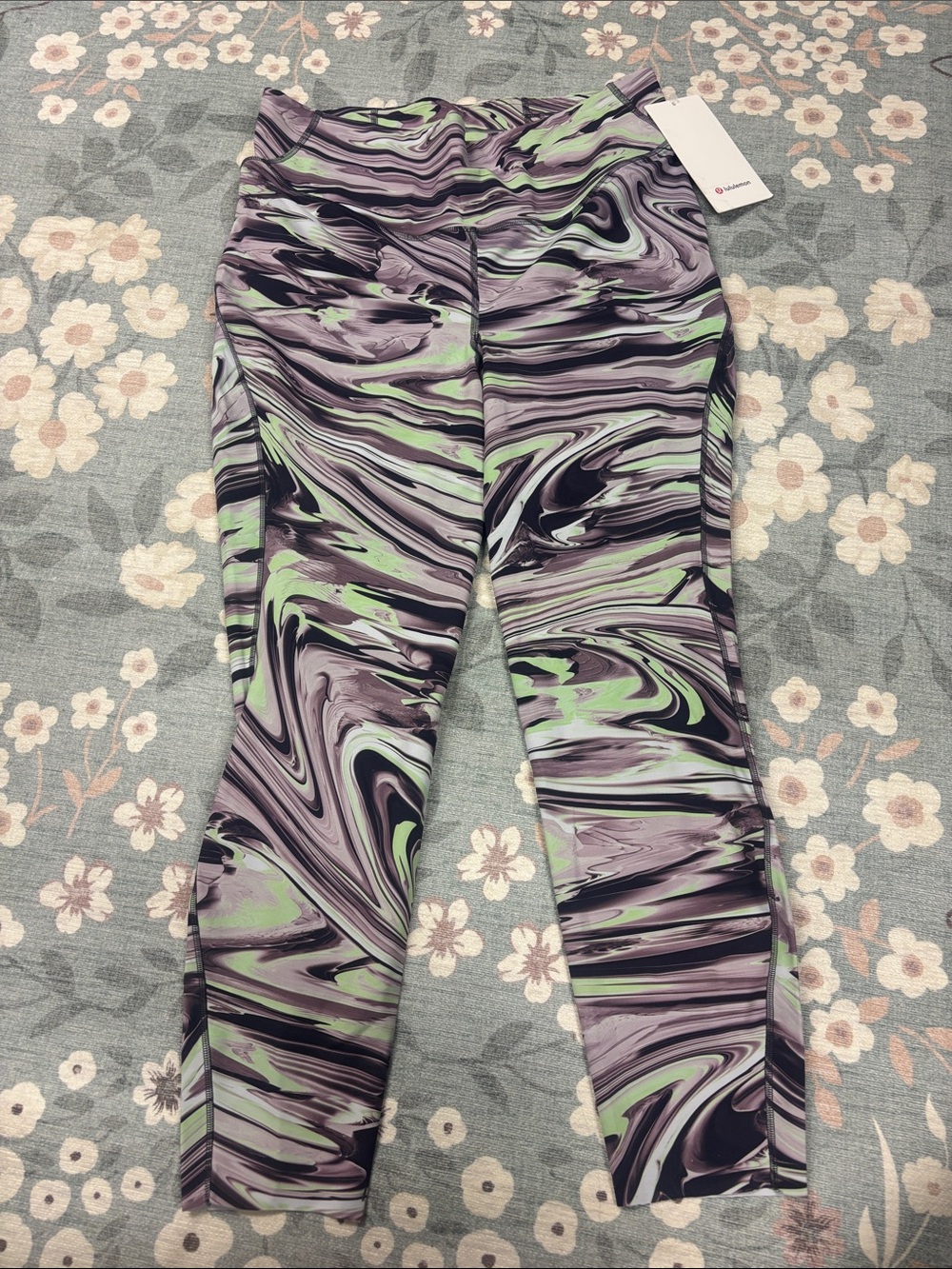 Lululemon Base Pace HR Tight 25”